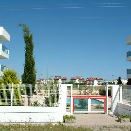 Golf Apartment *